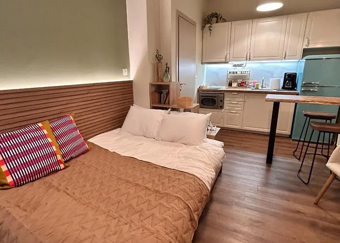 Rania's Cozy & Stylish Retreat Lägenhet