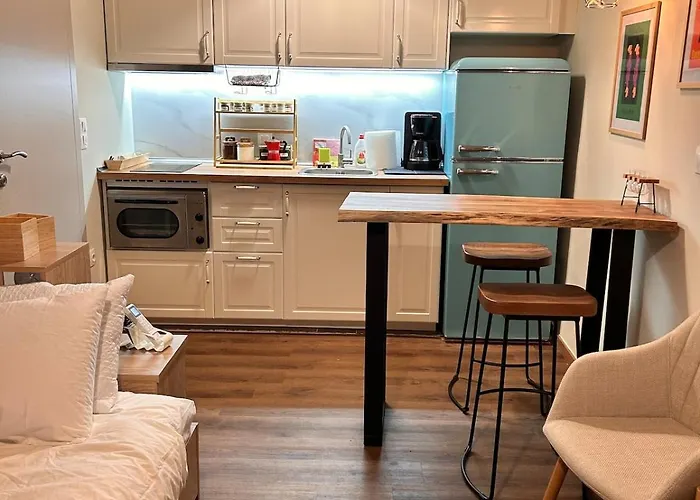 아파트 Rania's Cozy & Stylish Retreat